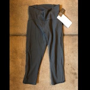 NWT Lululemon Hugged Train Time Crop Size 4
